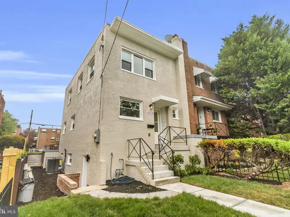 5274 Chillum Pl NE, Washington, DC 20011