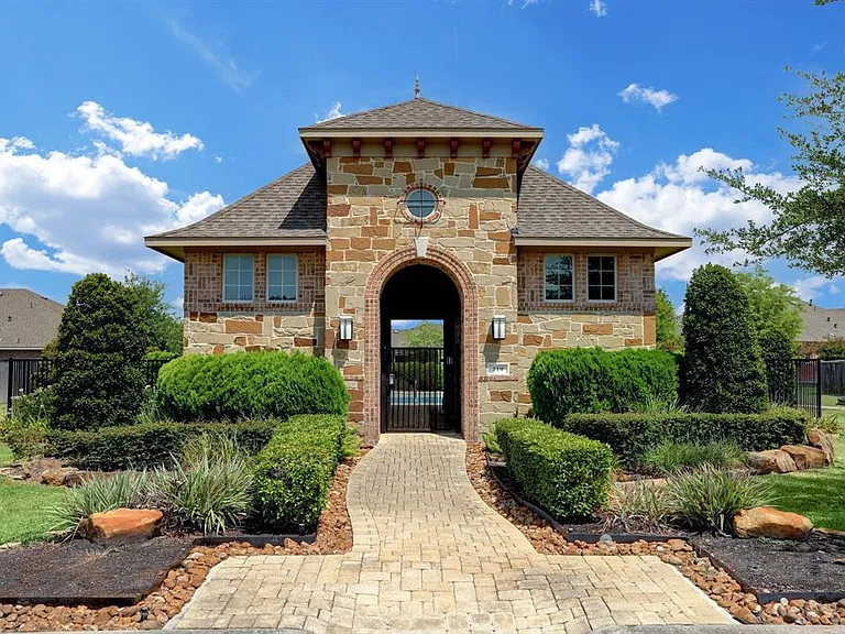 109 Saddle Dr — Photo 10