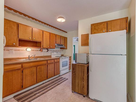 5th image of 12066 Wincanton Dr