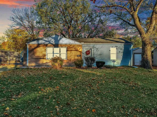 2120 SW Morningside Rd, Topeka, KS 66614