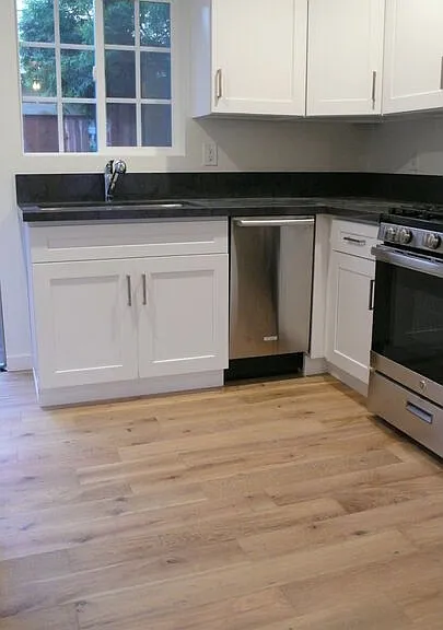 252 Hampton Dr #A — Photo 10