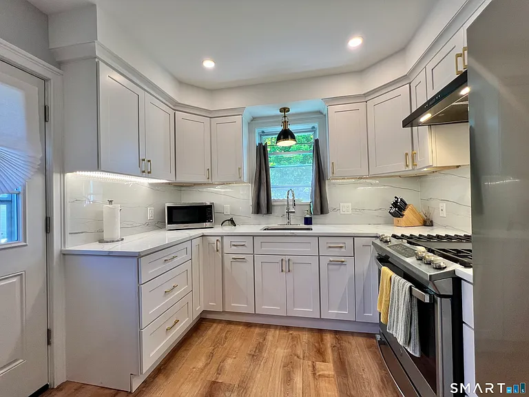 444 Huntington Rd — Photo 14