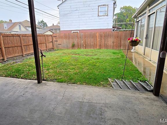 5th image of 2319 Washington Ave