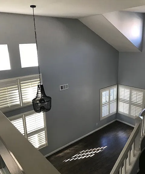 10 Carriage Dr — Photo 3
