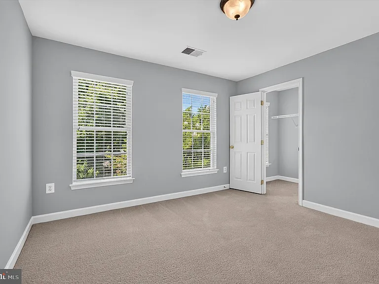 25670 S Village Dr — Photo 33