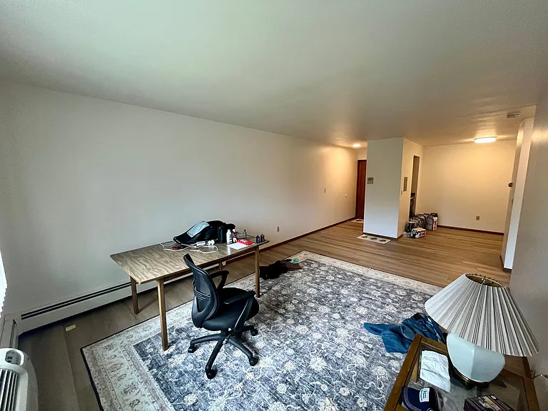 1420 N Wisconsin St — Photo 4