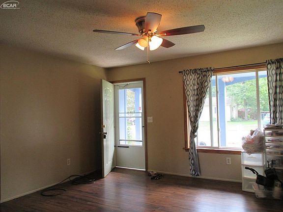3rd image of 308 Fairfield Ave