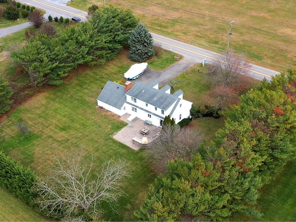 1st image of 677 Herricks Ln