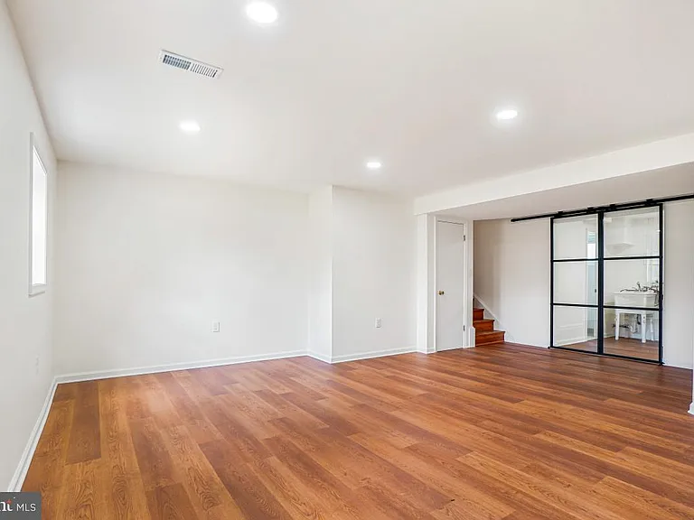 500 Derrydown Ln — Photo 24