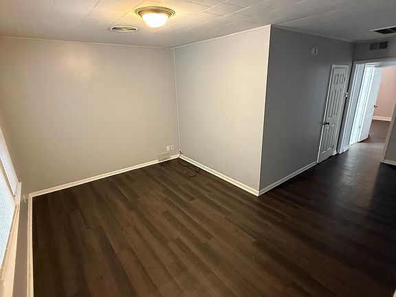 3rd image of 527 Arundel St #1