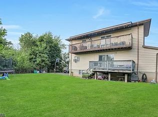 822 Valley Brook Ave FLOOR 2, Lyndhurst, NJ 07071