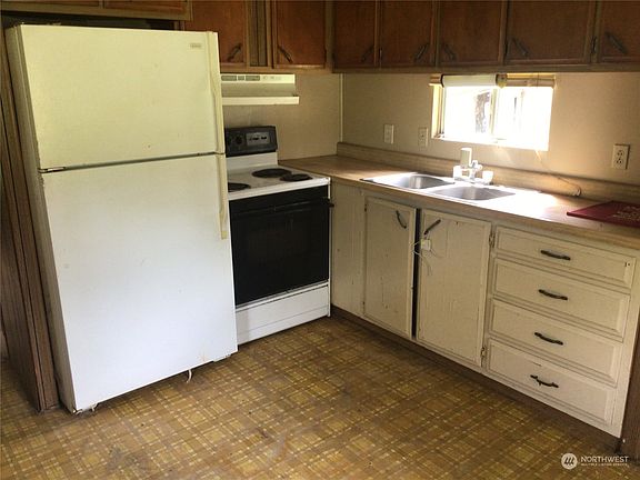 4th image of 2606 341st Street Ct S #17