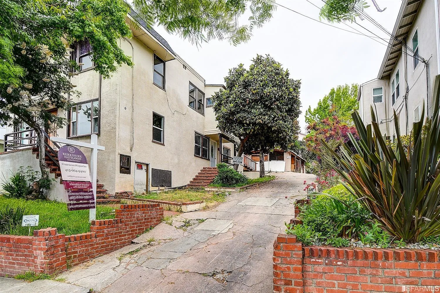 4838 Daisy St photo 1