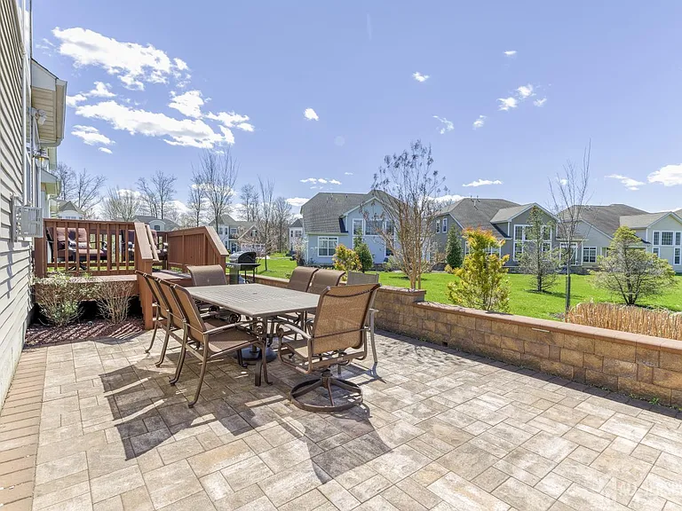6 Michelangelo Dr S — Photo 46