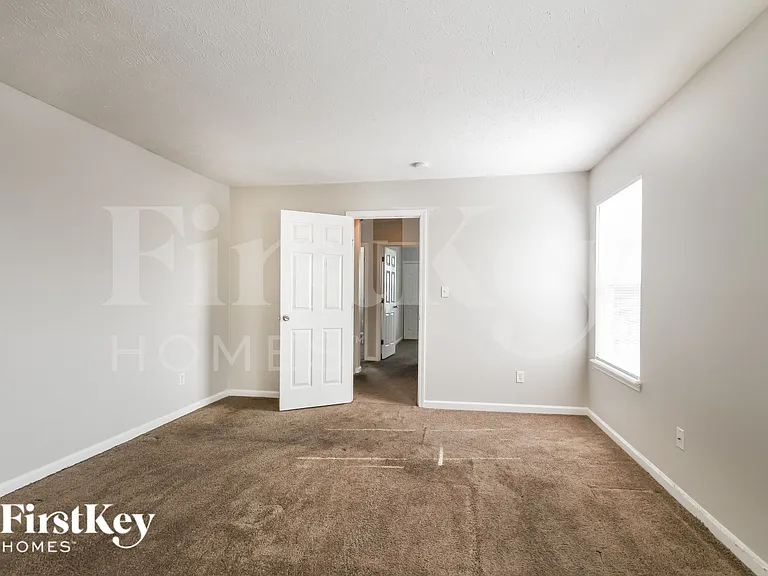 11618 Congressional Ln — Photo 8