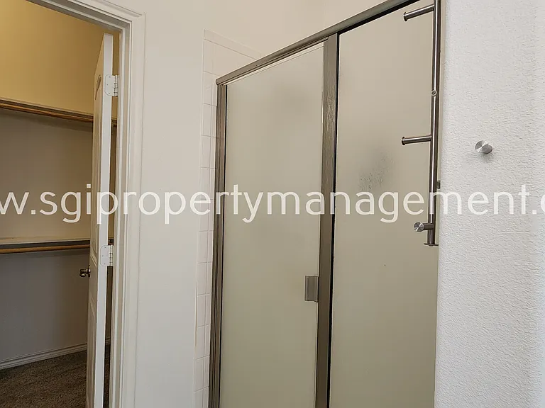 1369 Crescent Cove Dr — Photo 22