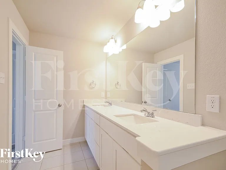 342 Niki Dr — Photo 9