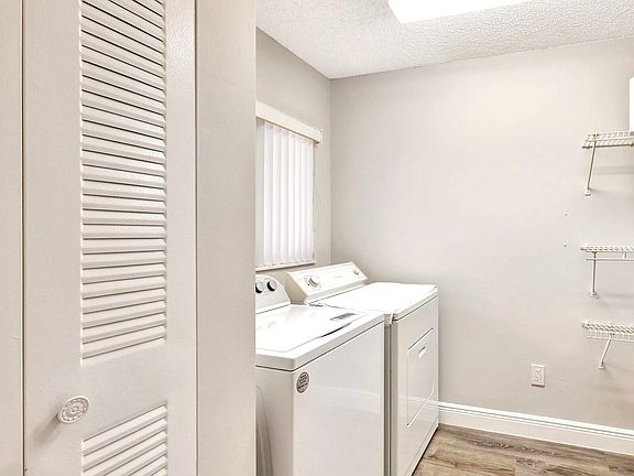 4th image of 15011 Ashland Circle #14