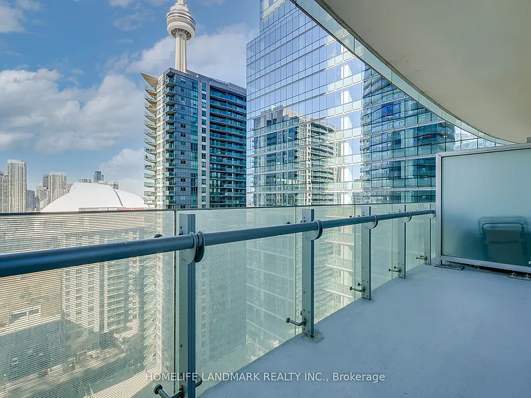 14 York St #1807 — Photo 17