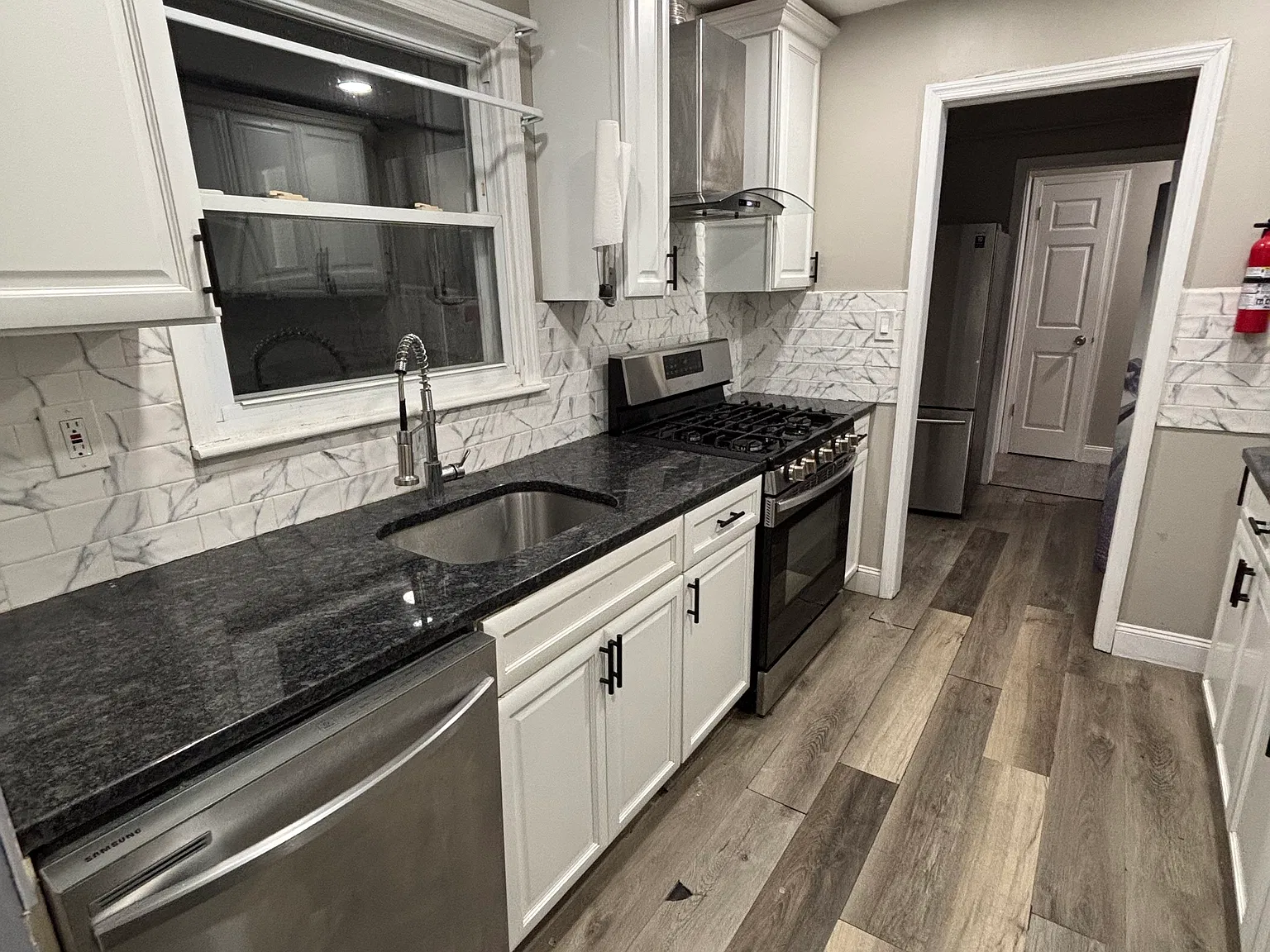 5 bed, $3,825 — Photo 3