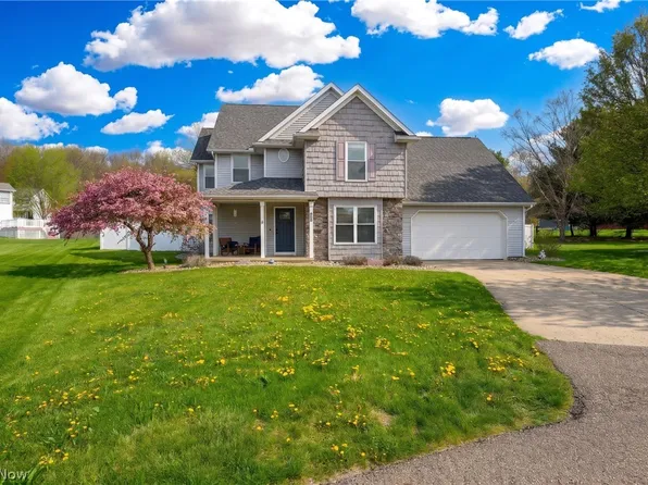 685 Willow Dale St NW, Bolivar, OH 44612