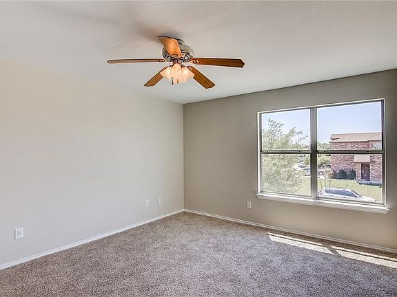 5th image of 4402 Kings Canyon Dr
