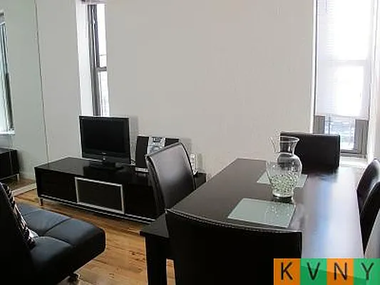 Rented by KVNY Soho | media 12