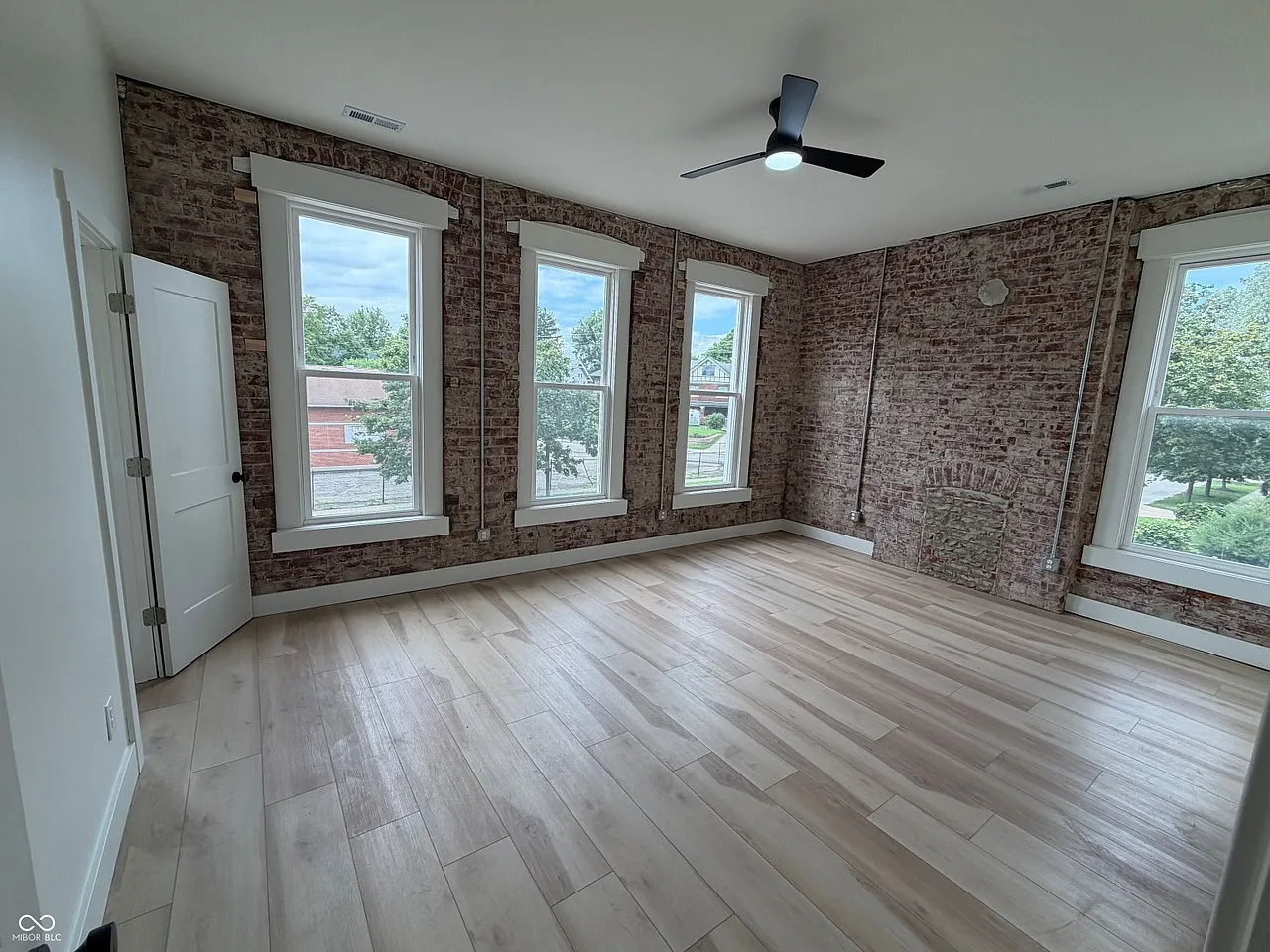 2 bed, 1500 sqft, $2,200 — Photo 3