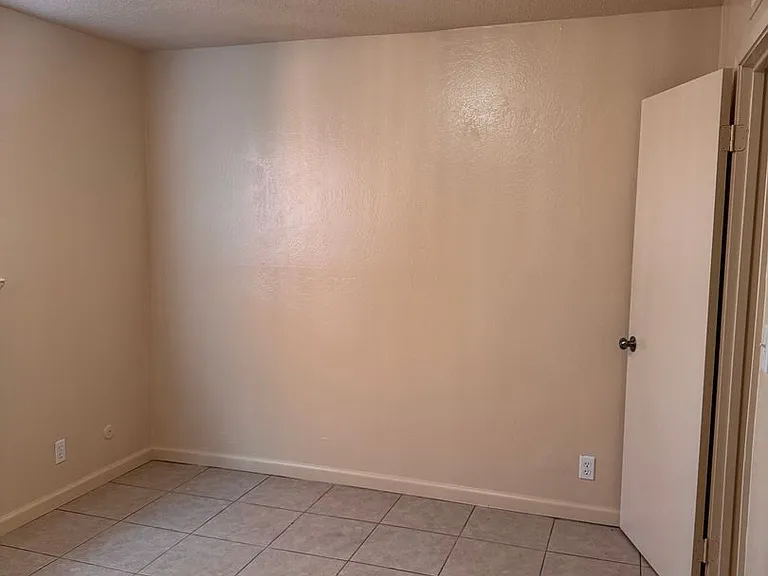 1115 W Simpson Ave — Photo 21