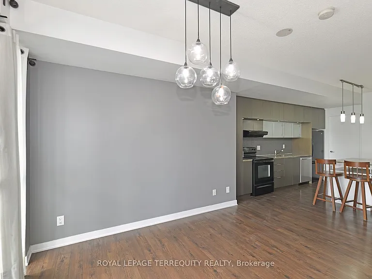 110 Charles St E #2710 — Photo 8