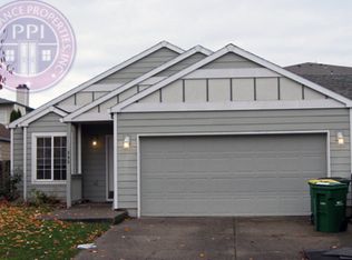 877 SW 24th St, Troutdale, OR 97060