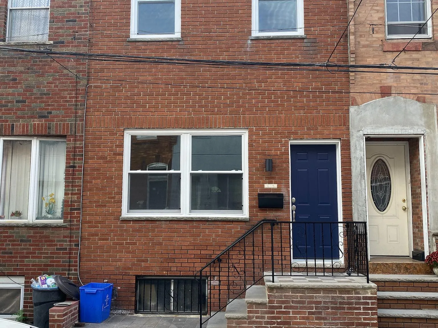 3 bed, 1.5 bath, 1120 sqft, $2,300 — Photo 1
