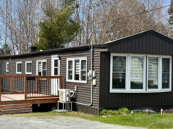 12 Stanley St, Lower Sackville, NS B4E 1E9