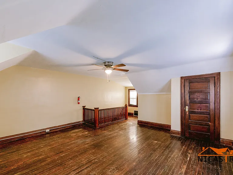 1638 Indianola Ave — Photo 29