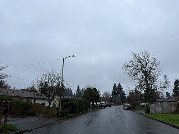4th image of 8301 NE Benton Dr