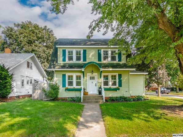 29 S Vermont Ave, Mason City, IA 50401