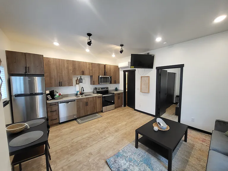 2518 Fawcett Ave — Photo 6