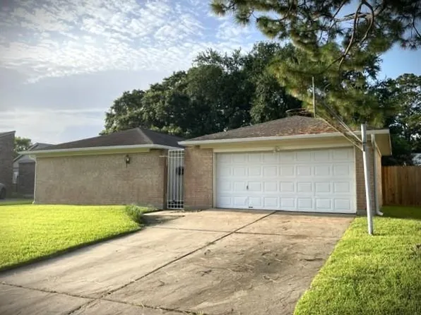 15714 Echo Hill Dr, Houston, TX 77059