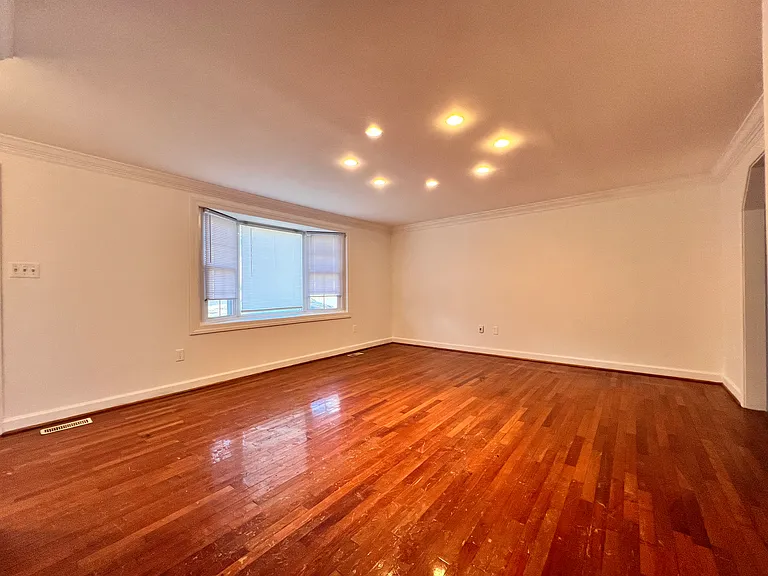 19229 Staleybridge Rd — Photo 7