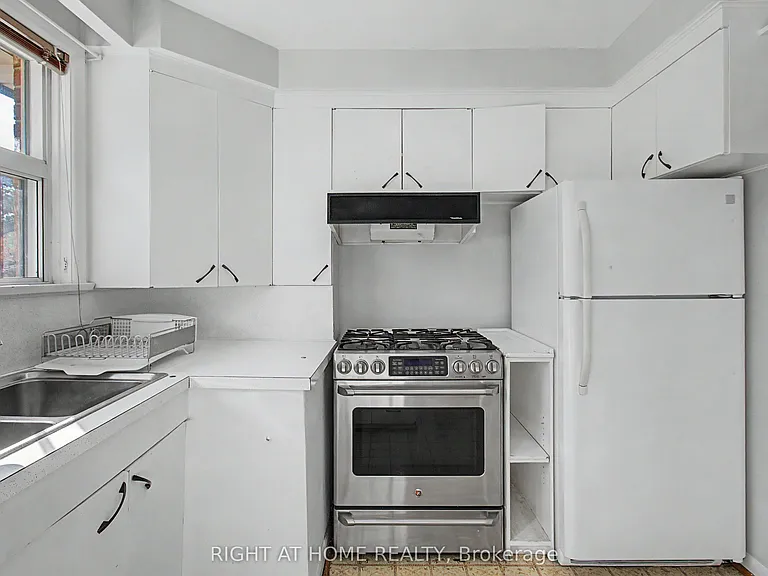 426 Seaton Dr #UPPER — Photo 7