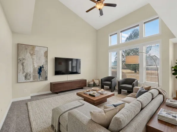 10226 S Mystic Falls Way W, South Jordan, UT 84095