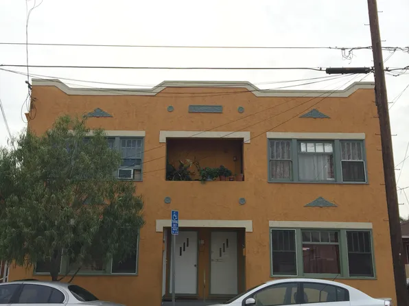 213 W 14th St, San Pedro, CA 90731