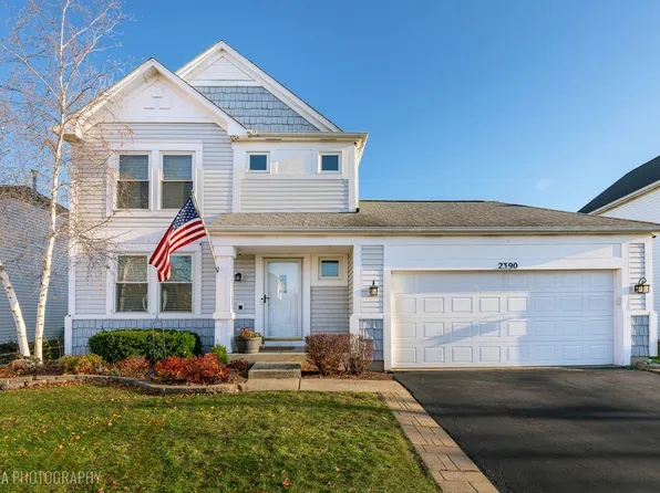 2390 Wexford Ln, Lake In The Hills, IL 60156