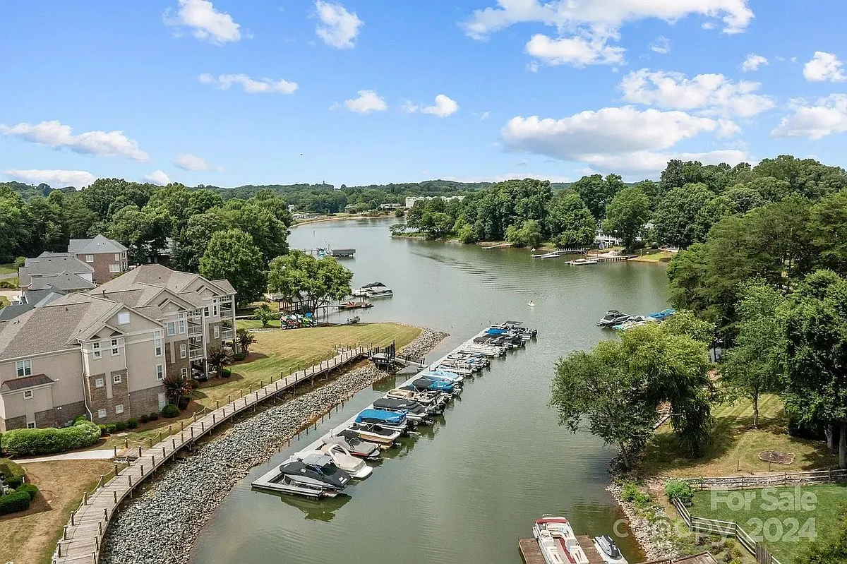 Building Photo - 108 Pier 33 Dr #416