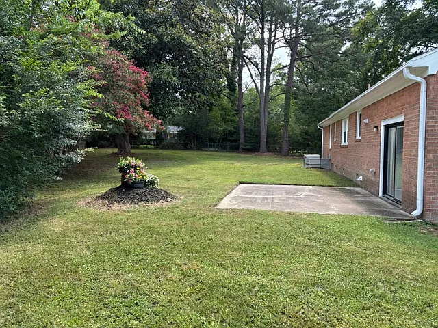 105 Laurel Ct — Photo 9