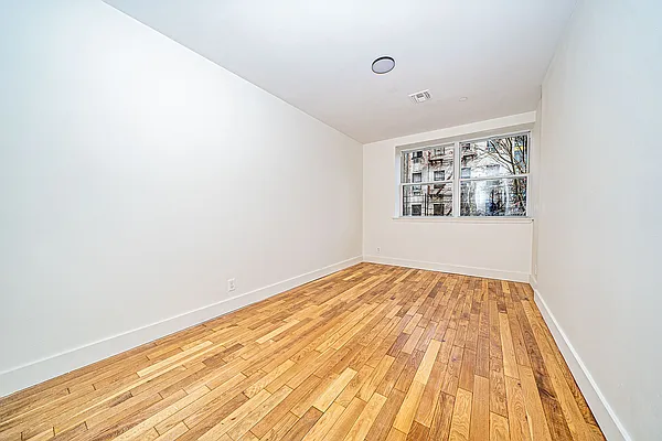 Rented by Level Group | media 1