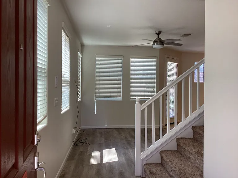 7009 N Harmony Dr — Photo 4
