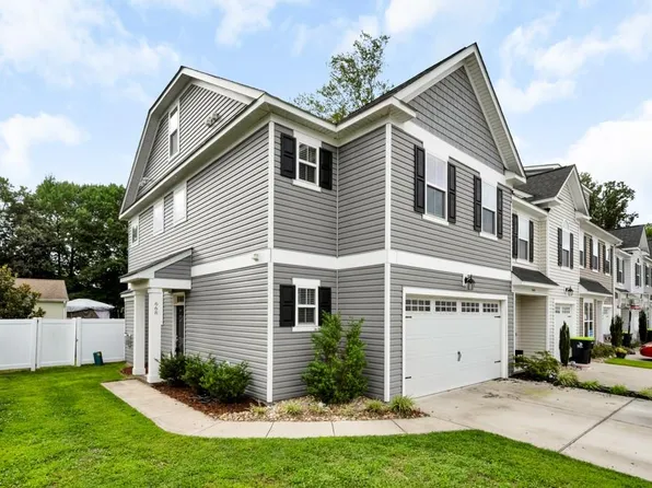 668 Revival Ln, Virginia Beach, VA 23462