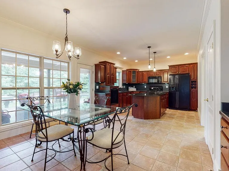 7703 Wolfpen Ridge Dr — Photo 8