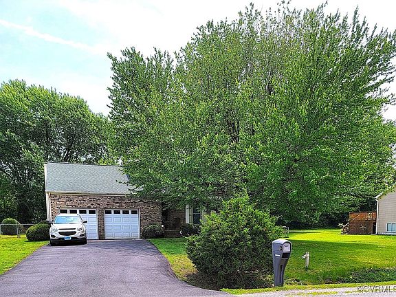 3rd image of 7168 Lereve Dr